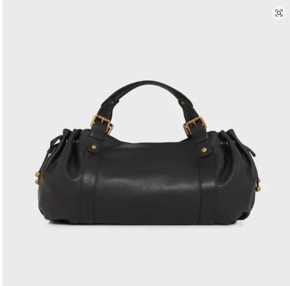 Sac à main Boston grande capacité pour femme, en cuir souple, élégant et polyvalent. Idéal pour le travail, les déplacements quotidiens et les sorties, il peut être porté à l'épaule ou en bandoulière.